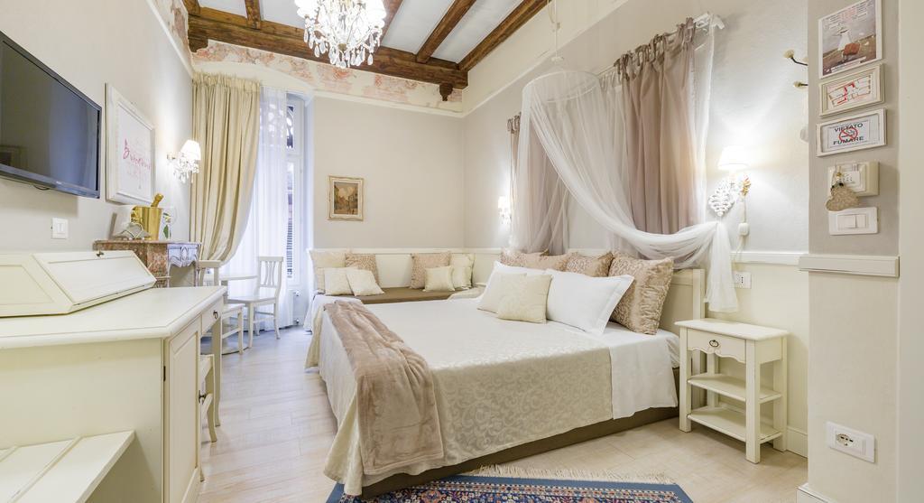 Vecchia &